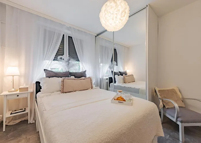 Daisy\'S Secret Apartment